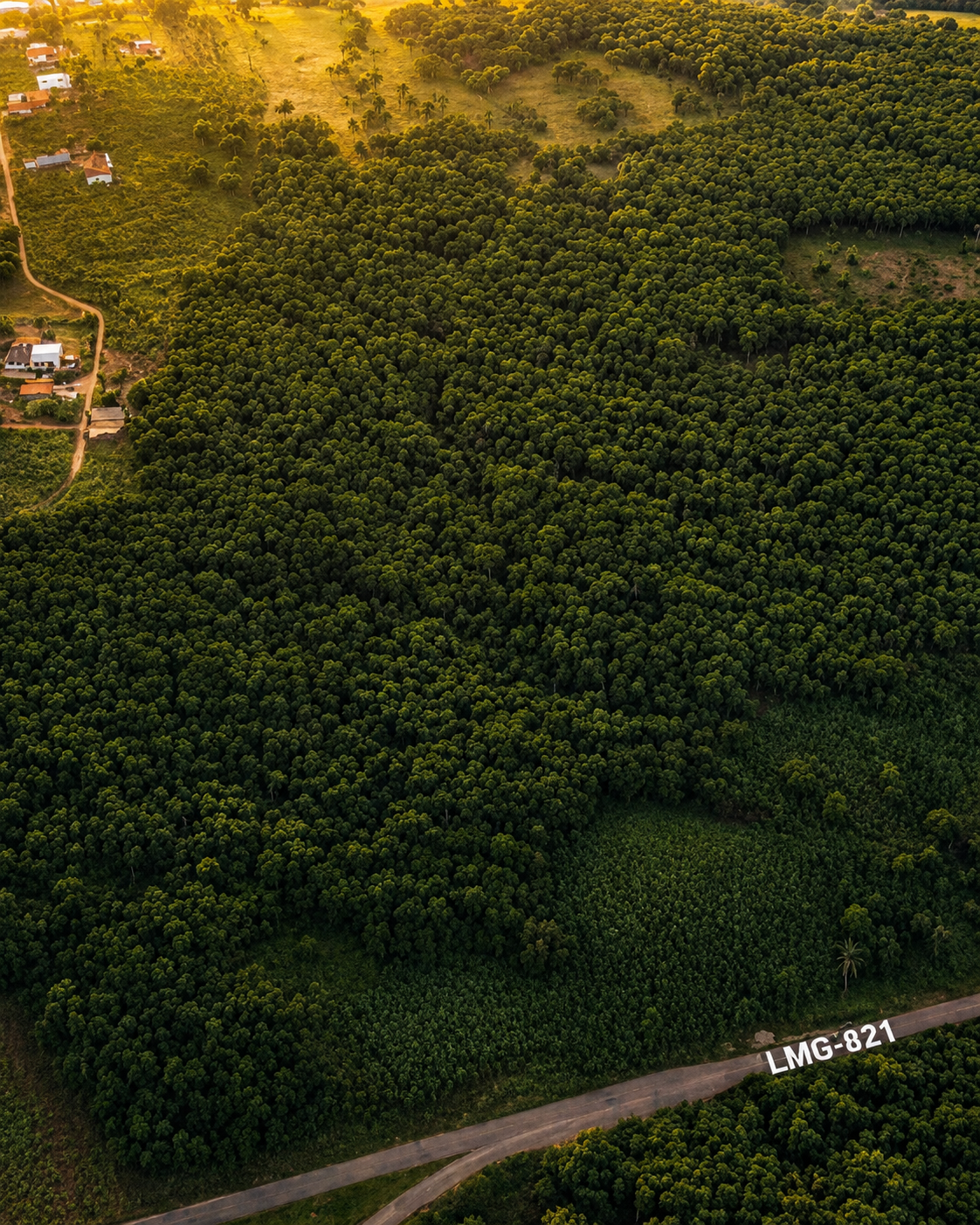 LMG-821 Industrial — vista aérea da gleba